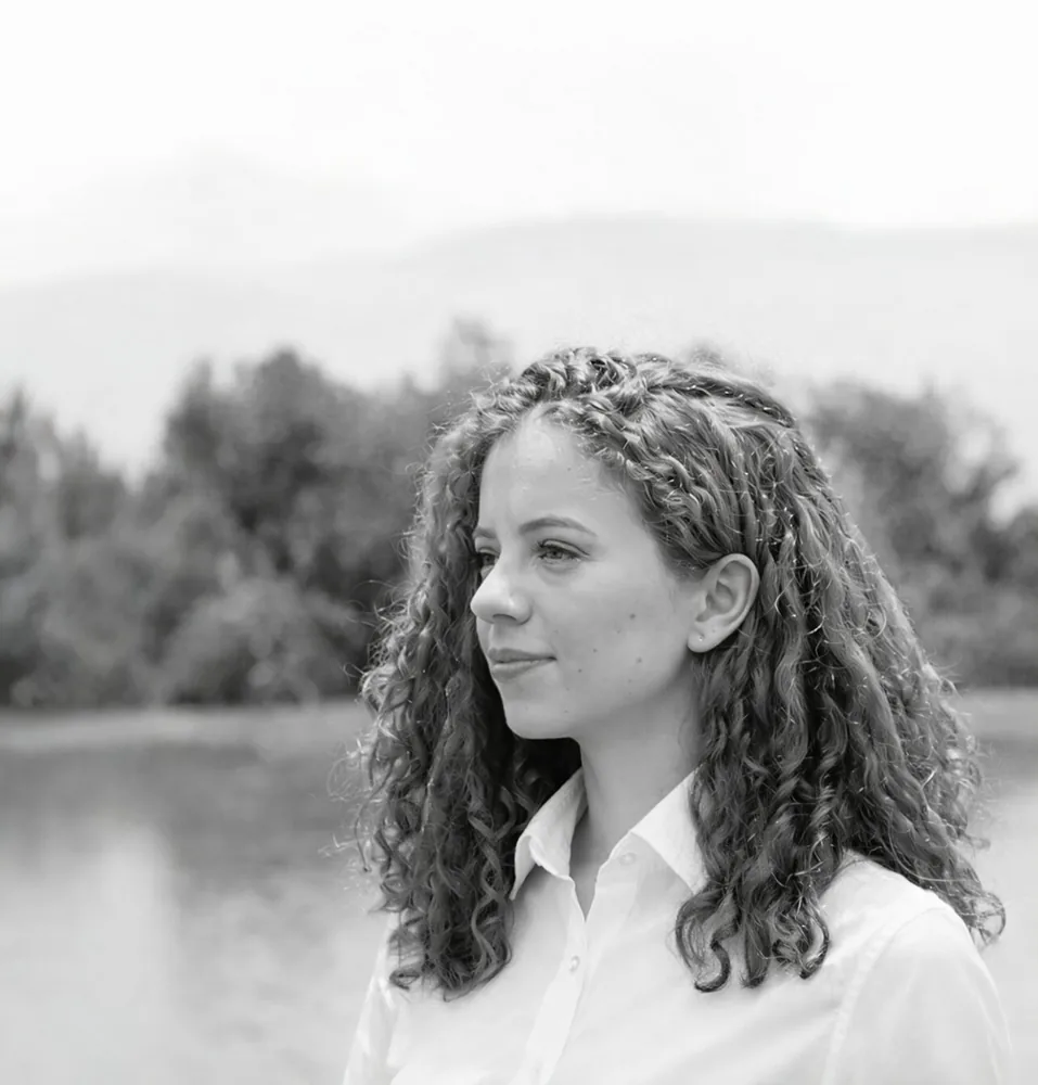 Retrato de Ana Cecília, arquiteta da Lar & Jon Arquitetura